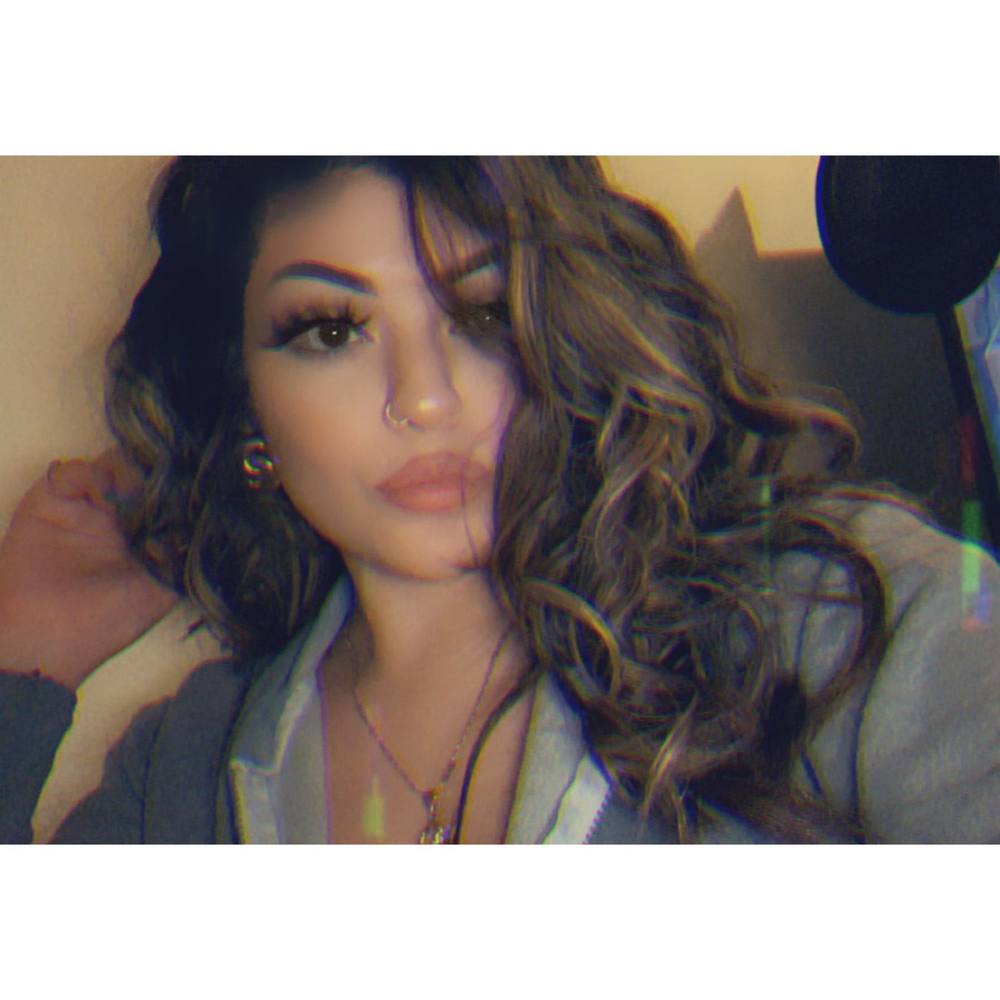 Meet your Posher, Ana